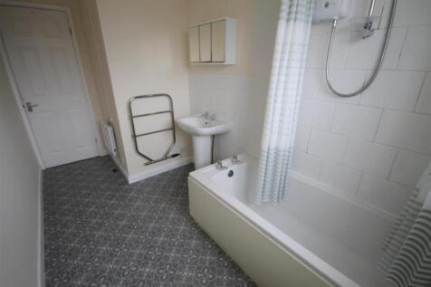 WR Bathroom i.JPG