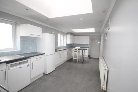 Kitchen 2 best.JPG