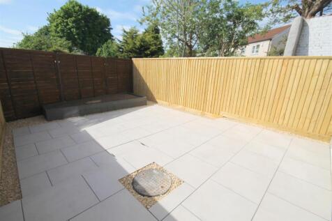 Flat 2 - Garden 2.JPG