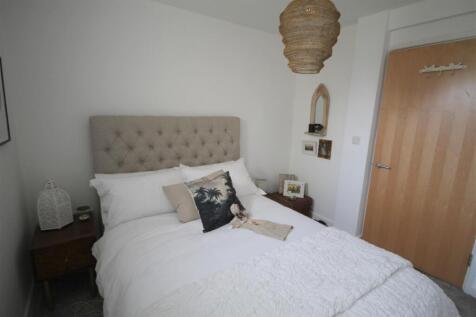 Bedroom a.JPG