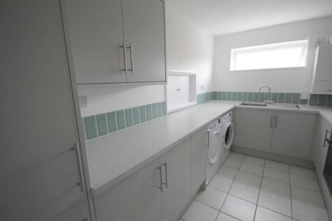Kitchen 2.JPG