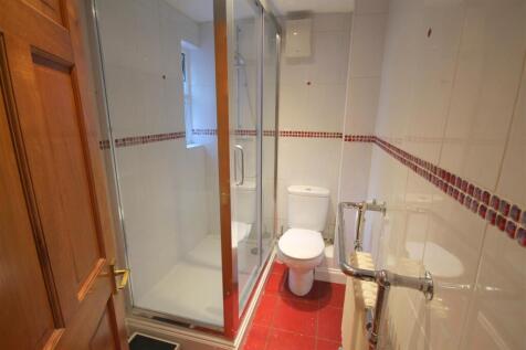 HL Shower Room.JPG