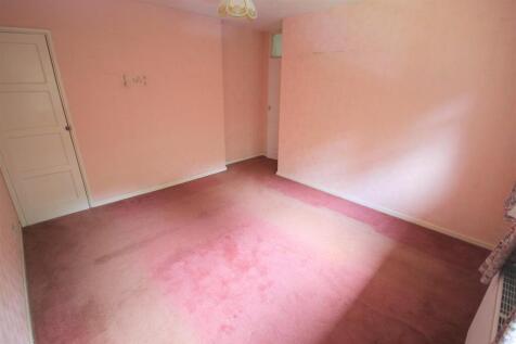 SR Bedroom 1iii.JPG