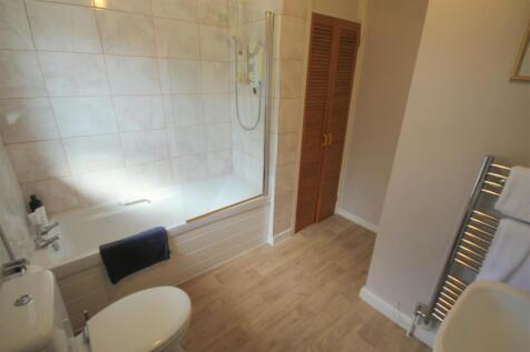 WD Bathroom a.JPG