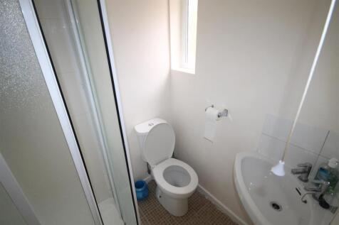FR GF Shower Room.JPG
