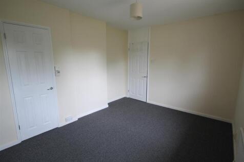 FR Bedroom 1i.JPG