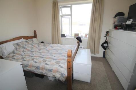 CH Bedroom 1i.JPG