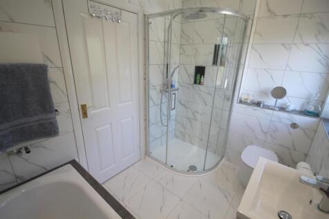 LS Bathroom ii.JPG