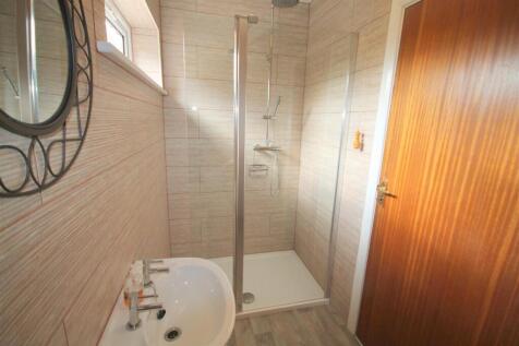 Annexe - Shower Room.JPG