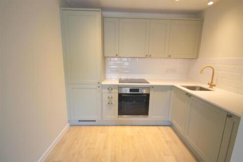 Kitchen2.JPG