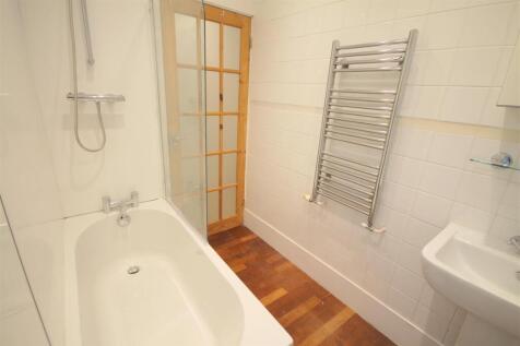 NS Bathroom 1.JPG