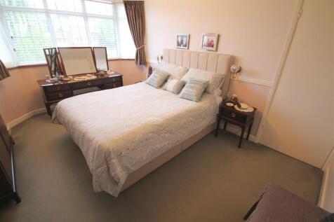 HR bedroom 2i.JPG