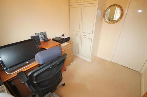 HR Bedroom 4i.JPG