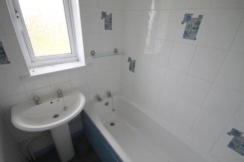NR Bathroom.JPG