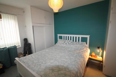 Bedroom 1.JPG
