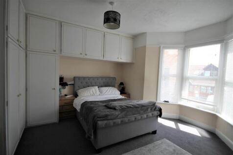 Bedroom 1.JPG