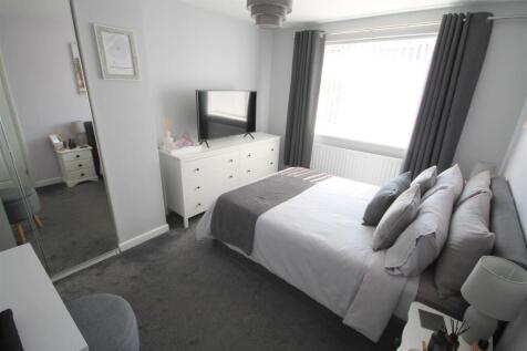 WR Bedroom 1.JPG