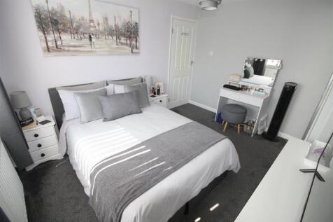 WR BEdroom 1ii.JPG