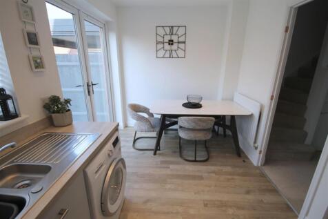 MR Kitchen Dining Room iv.JPG
