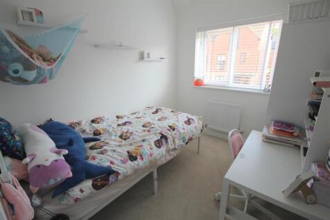 MR Bedroom 3.JPG