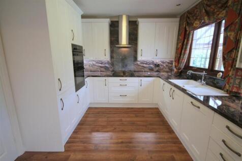 GB Kitchen i.JPG