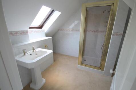 GB FF Ensuite.JPG
