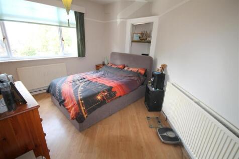 KA Bedroom 1i.JPG