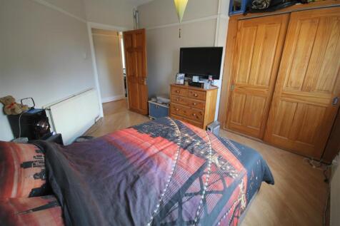 KA Bedroom 1ii.JPG