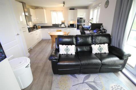 MR Living Area ii.JPG