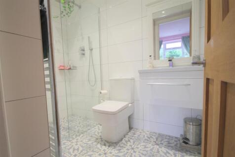 Ensuite.JPG