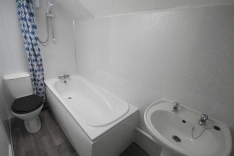 Bathroom.JPG