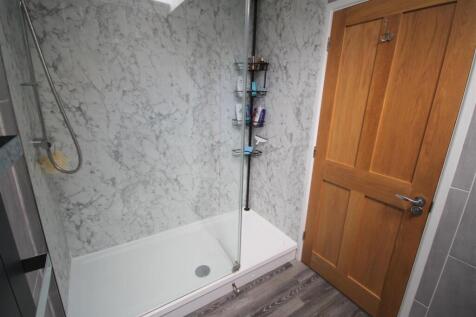 MA Shower Room i.JPG