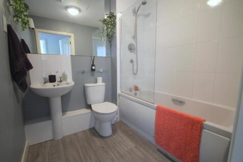 WR Bathroom.JPG