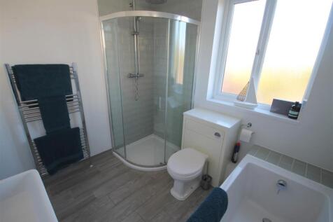 OA Bathroom ii.JPG