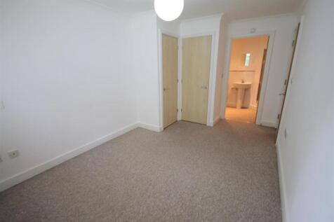 bed 1 bath.jpg