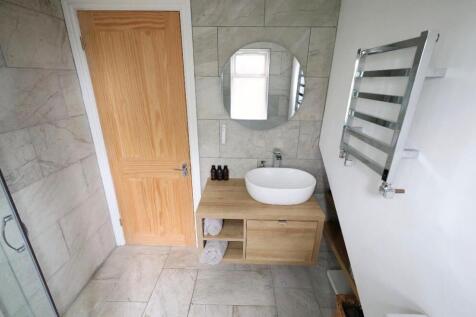 SC Shower Room a.jpg