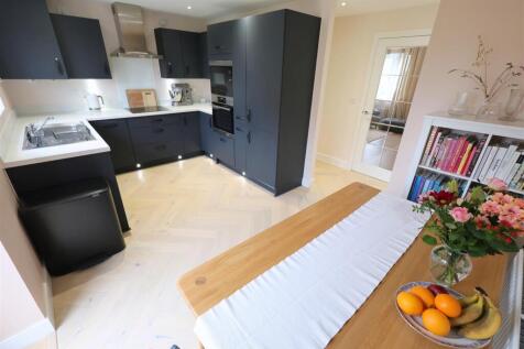 SD Kitchen Dining.JPG