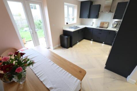 SD Kitchen Dining i.JPG