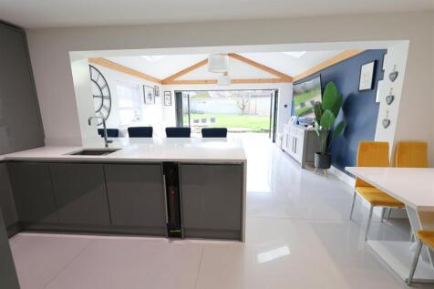 FC Kitchen Family Room ii.JPG