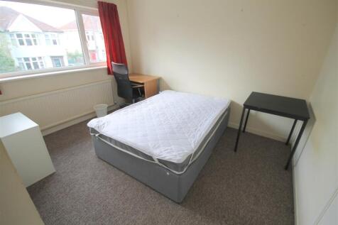 NDR FF Bedroom 2i.JPG