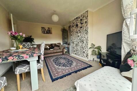 1636266e-Lounge 2...