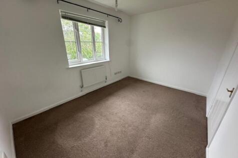 Back bedroom2