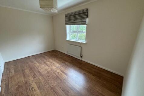 Back bedroom2