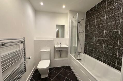 Main Bathroom1