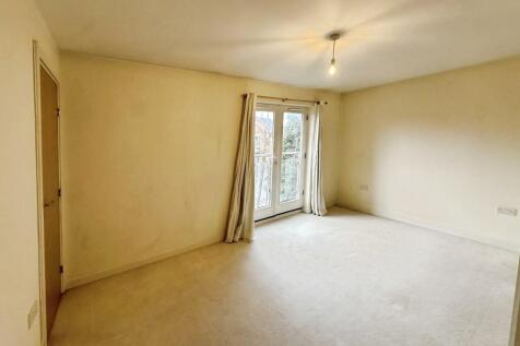 fa81d7e5-bedroom-...