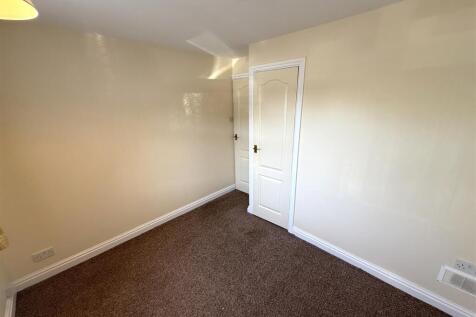 Bedroom 2.JPG