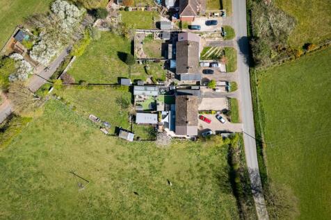 5-8 Roundhill Farm Cottages.jpg