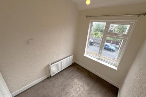 Third bedroom.JPG
