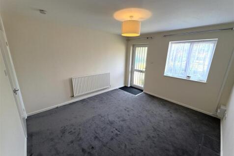 Living room 2.JPG