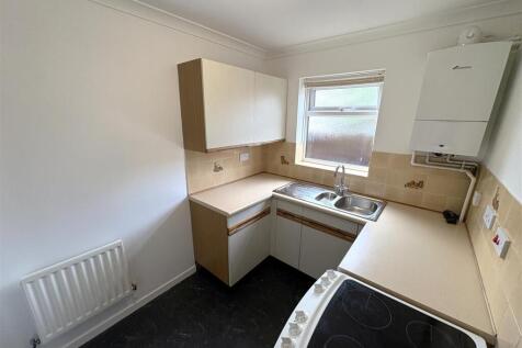 Kitchen 2.JPG